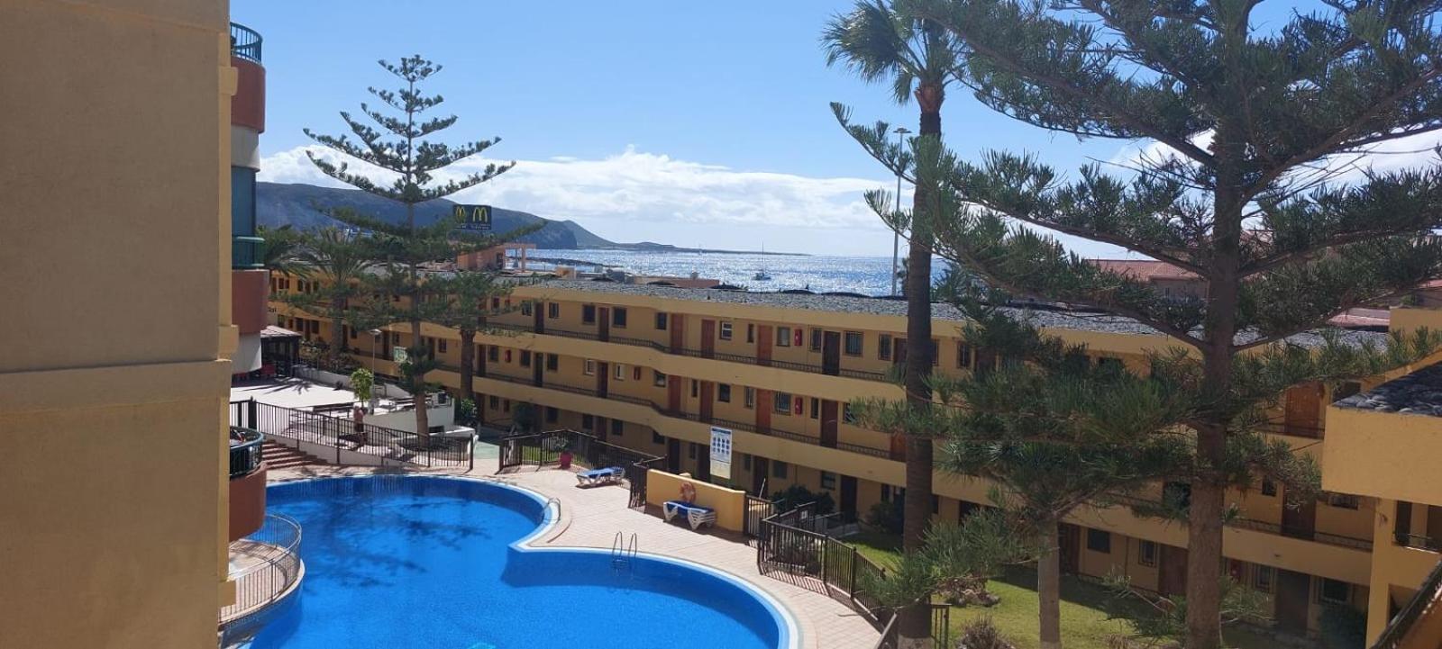 Firstline Apartment Los Cristianos Arona  Kültér fotó
