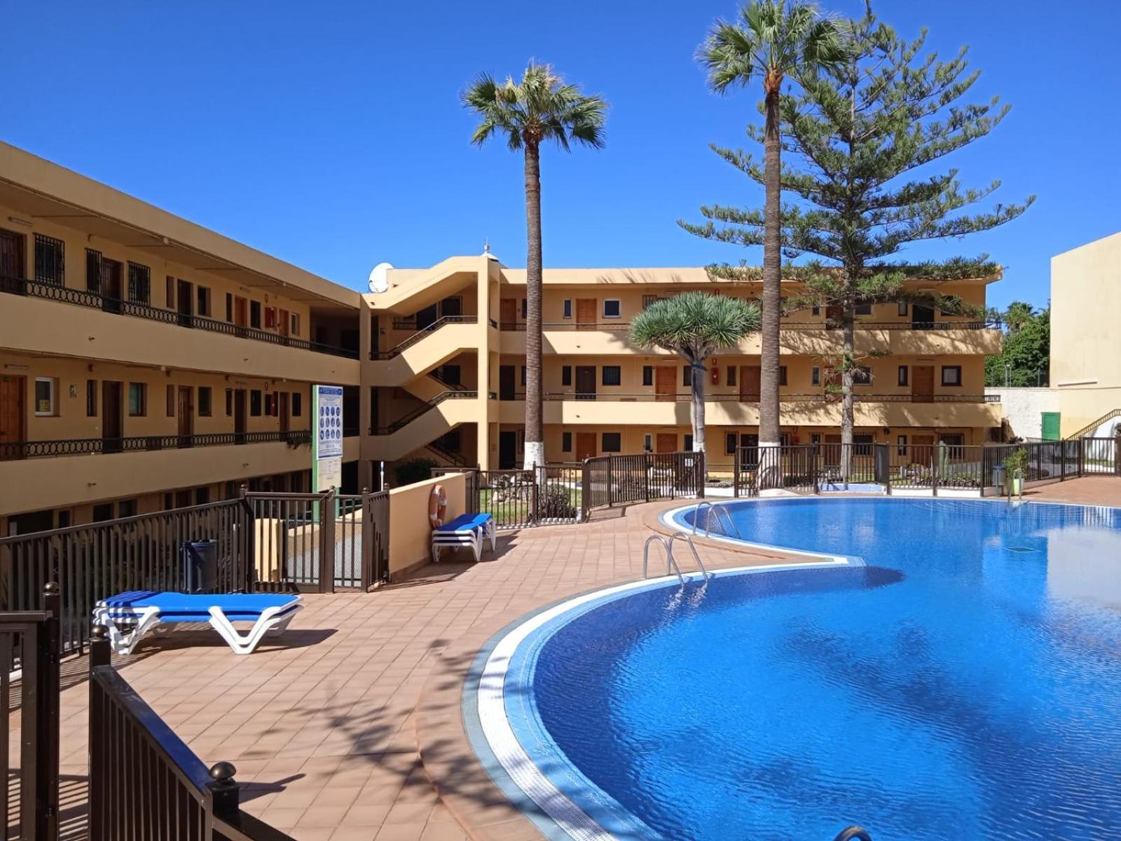 Firstline Apartment Los Cristianos Arona  Kültér fotó