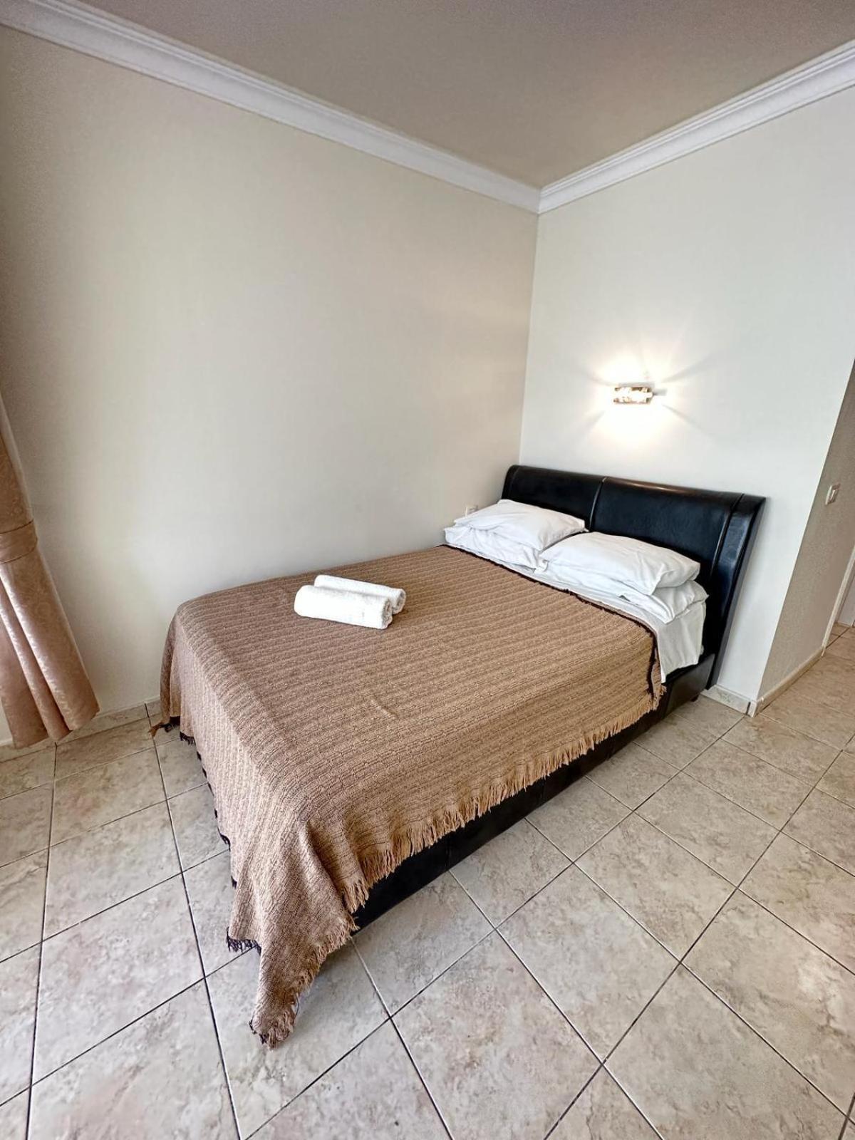 Firstline Apartment Los Cristianos Arona  Kültér fotó