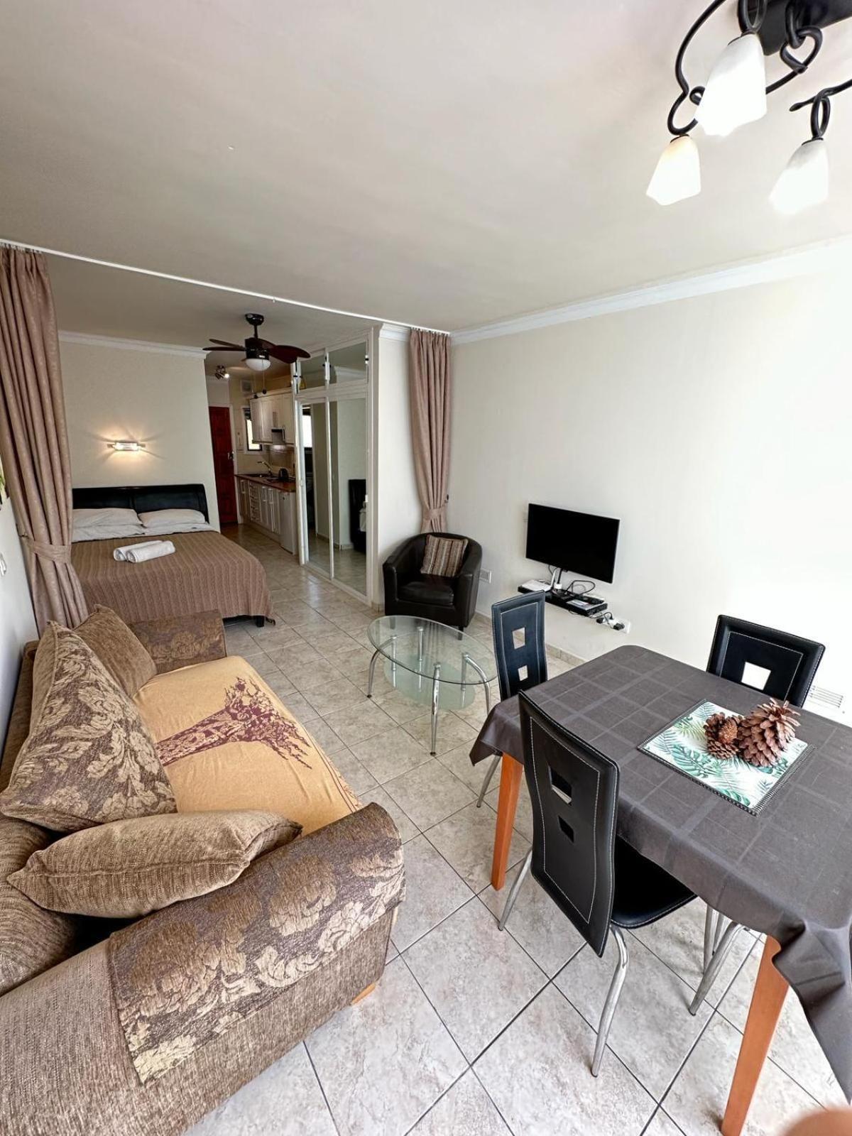 Firstline Apartment Los Cristianos Arona  Kültér fotó