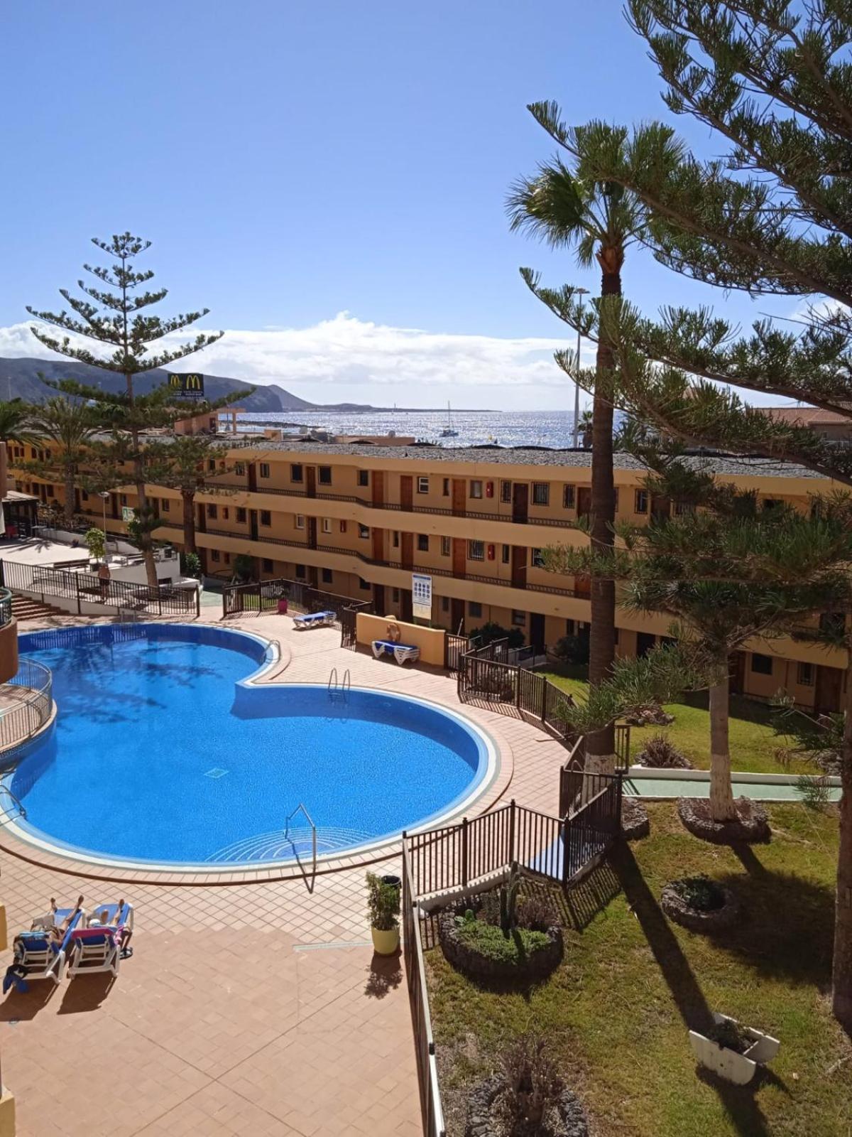 Firstline Apartment Los Cristianos Arona  Kültér fotó
