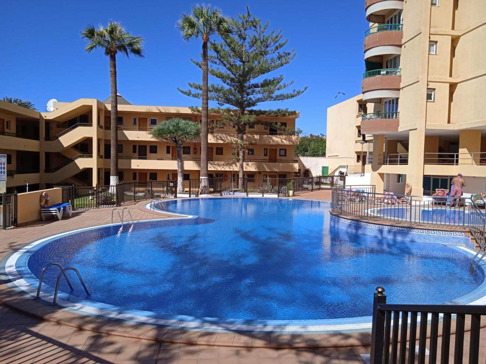 Firstline Apartment Los Cristianos Arona  Kültér fotó