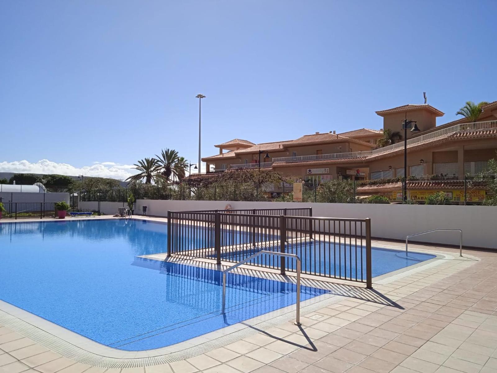 Firstline Apartment Los Cristianos Arona  Kültér fotó