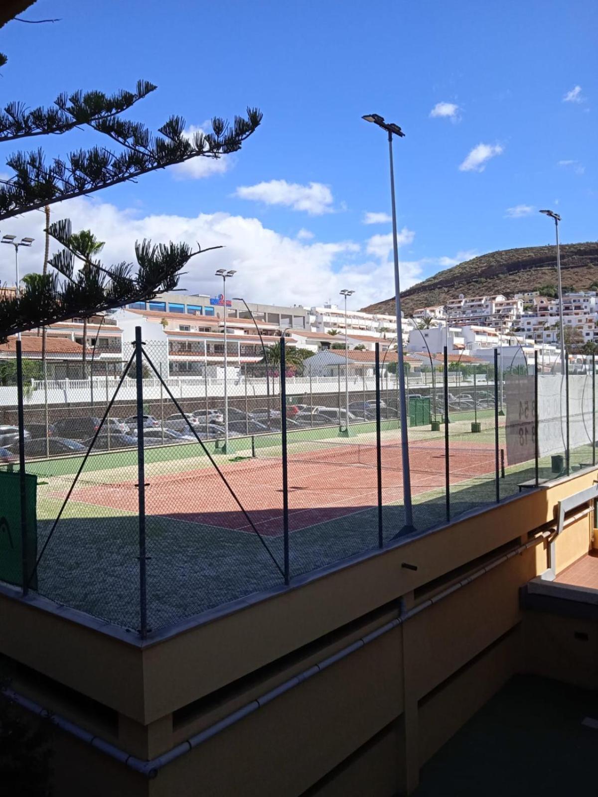 Firstline Apartment Los Cristianos Arona  Kültér fotó