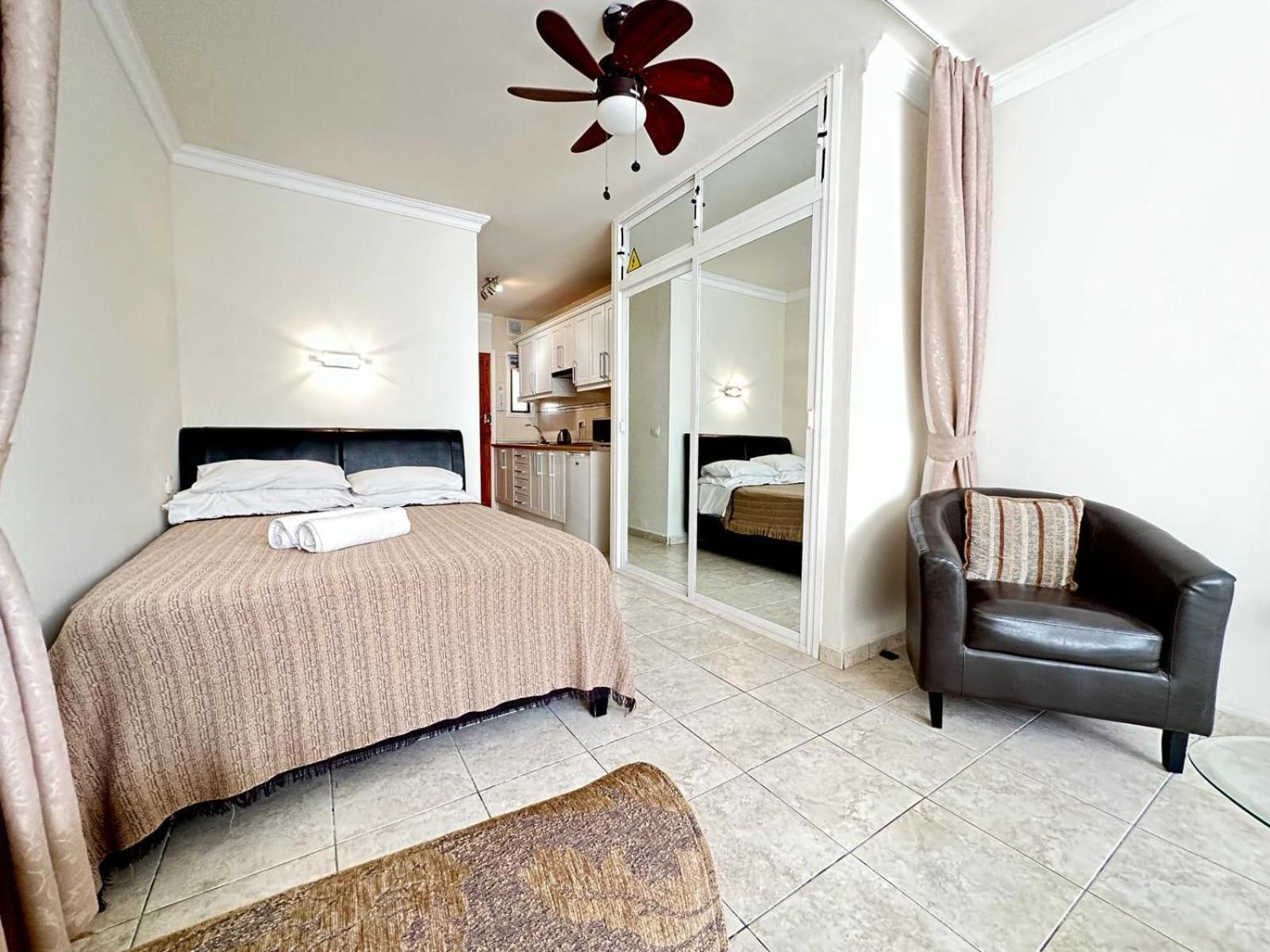 Firstline Apartment Los Cristianos Arona  Kültér fotó