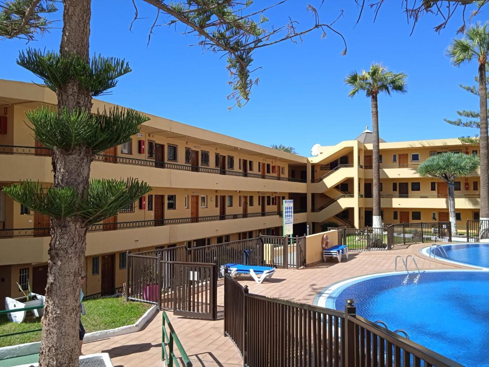 Firstline Apartment Los Cristianos Arona  Kültér fotó